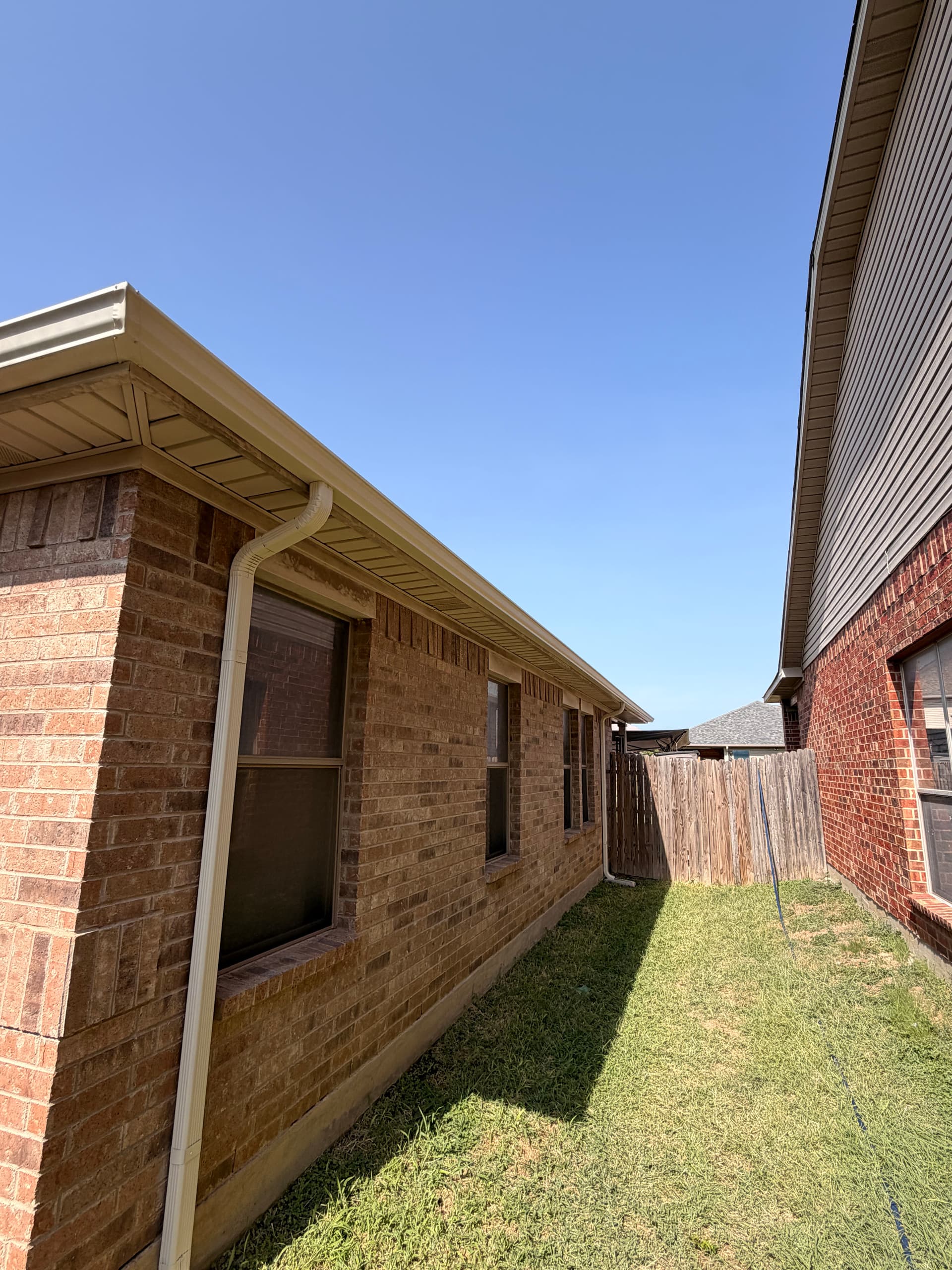 Seamless Gutter Replacement on a Fort Worth Home