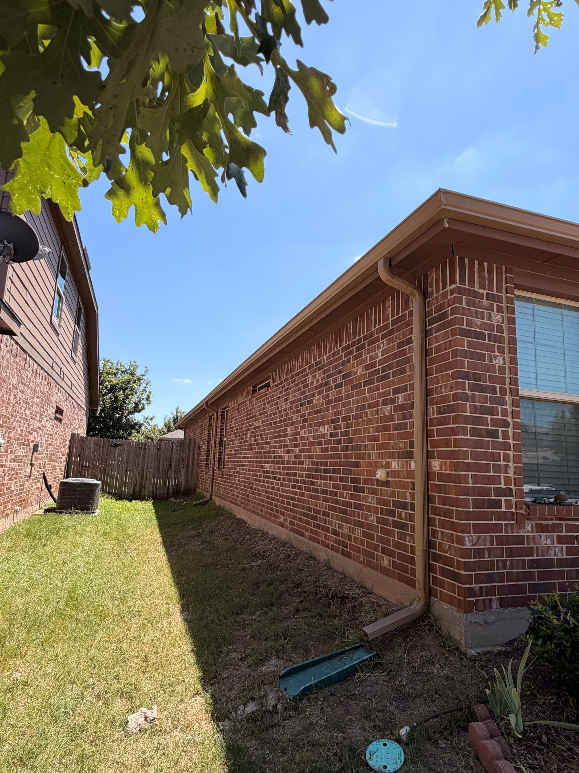 Gallery photos for Seamless Gutter Installation on a Brick Home in Azle: Image #4