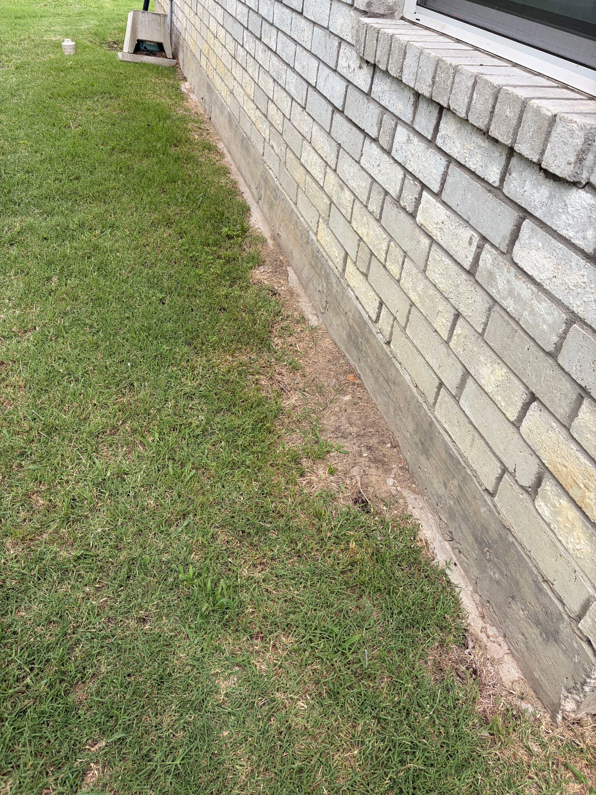Gallery photos for New 5-Inch Gutter Installation Protects Joshua Home Foundation: Image #1