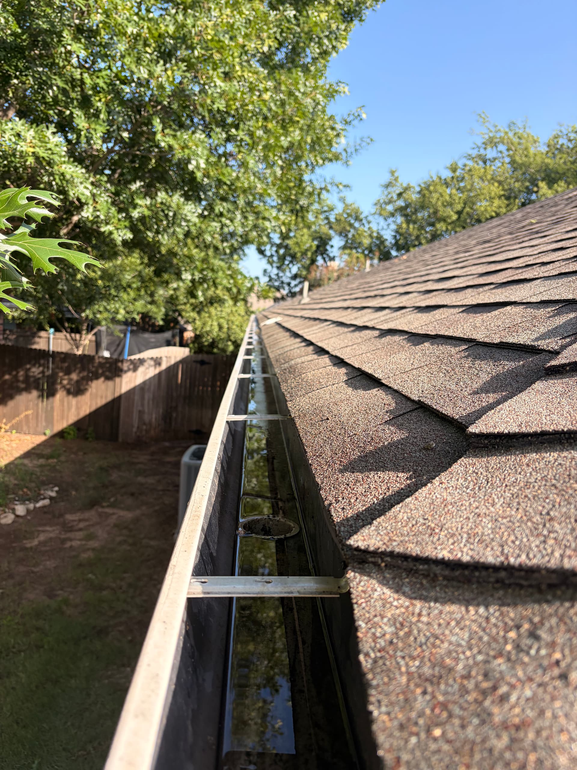 Gallery photos for Clogged Gutters Cleared Out in Burleson Texas: Image #1