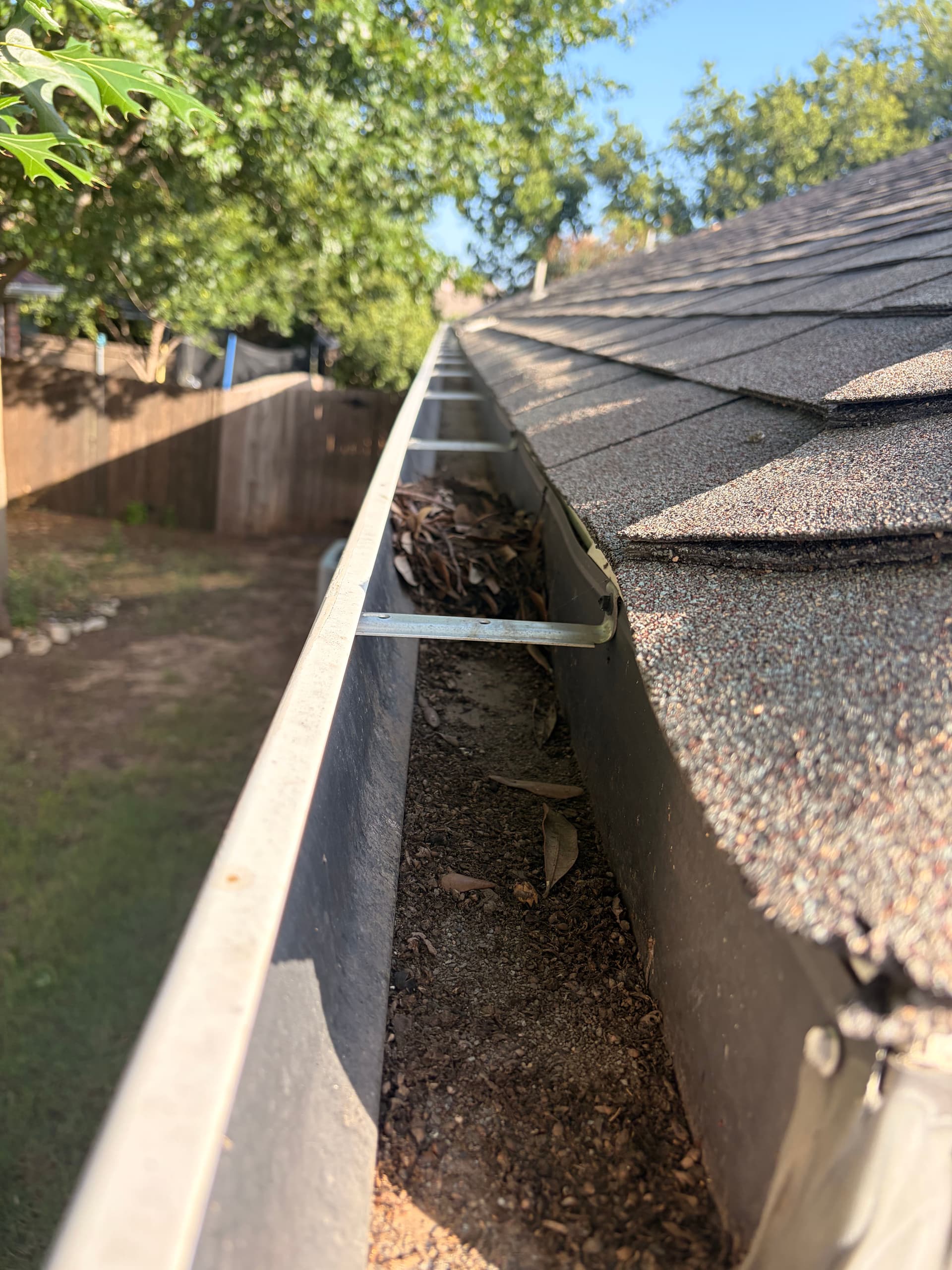 Clogged Gutters Cleared Out in Burleson Texas