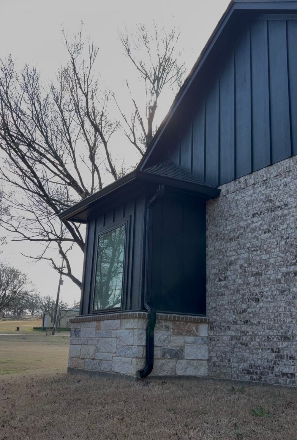 Gallery photos for 6-Inch Black Aluminum Gutter Install Protecting a Burleson Home: Image #3