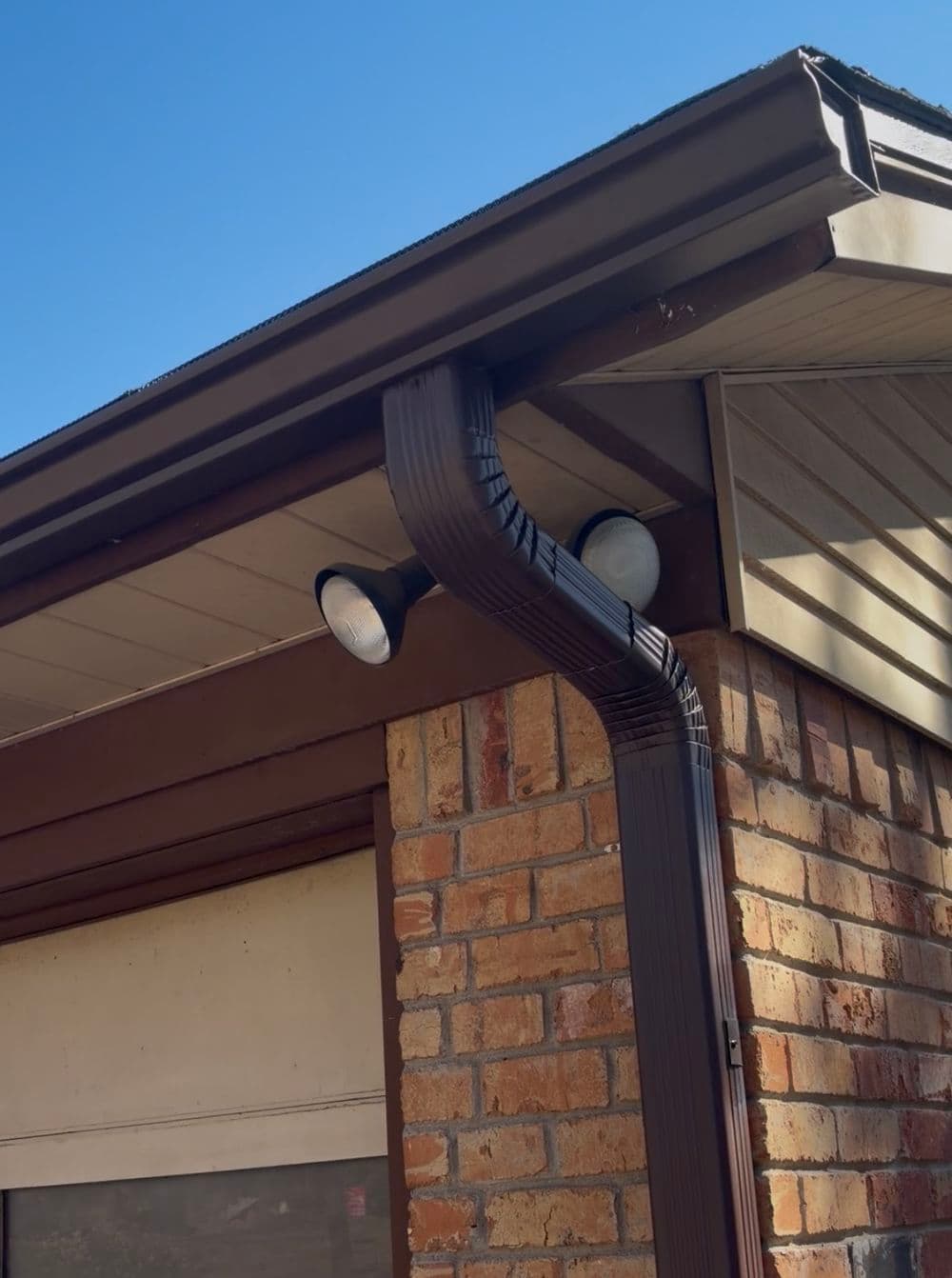 Sagging Gutter Replacement with New Seamless Gutters in Burleson