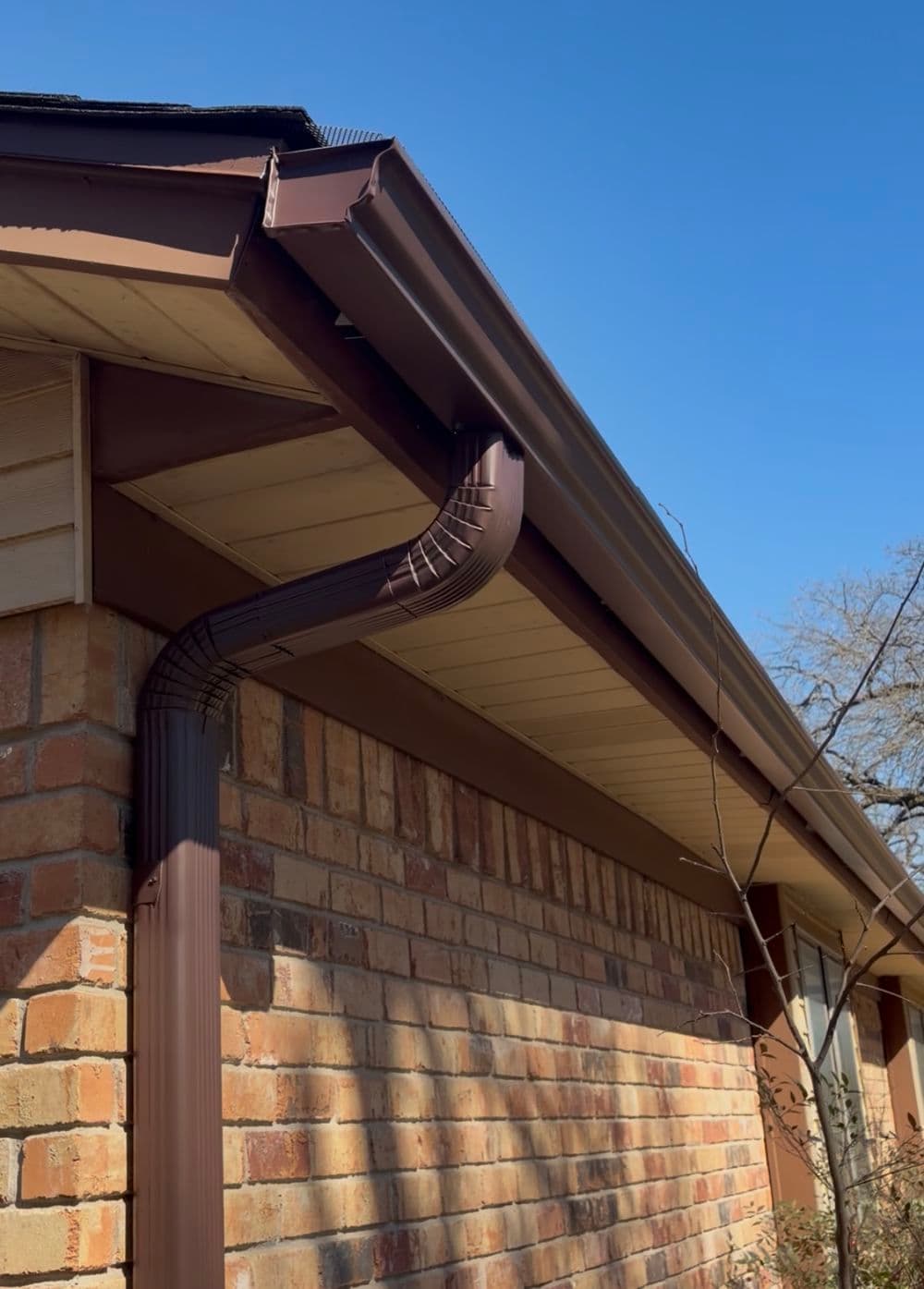 Sagging Gutter Replacement with New Seamless Gutters in Burleson