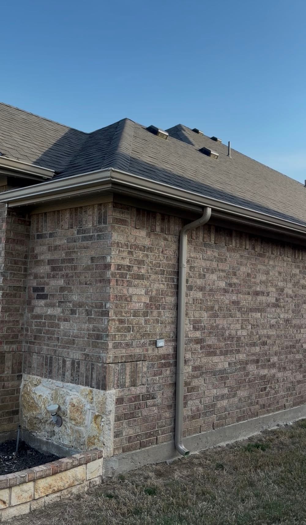 Gallery photos for 5-Inch Pebblestone Clay Gutter Installation in Burleson TX: Image #2