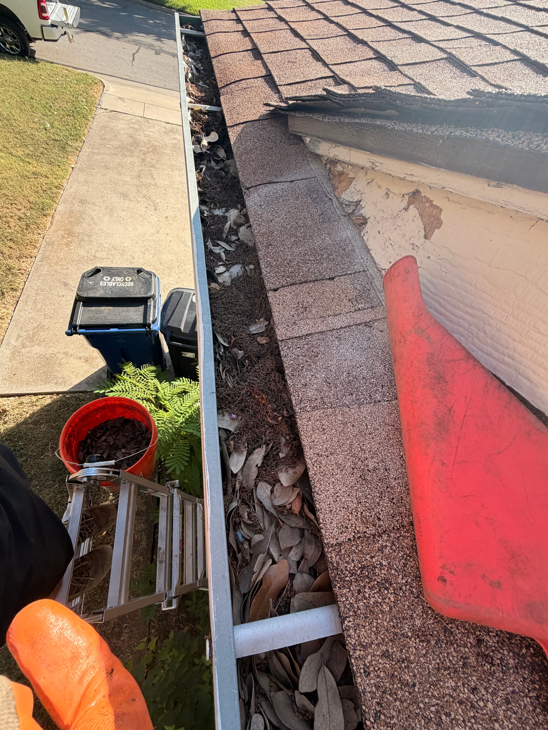 Gallery photos for Gutter Cleaning Done Right in Burleson: Image #1