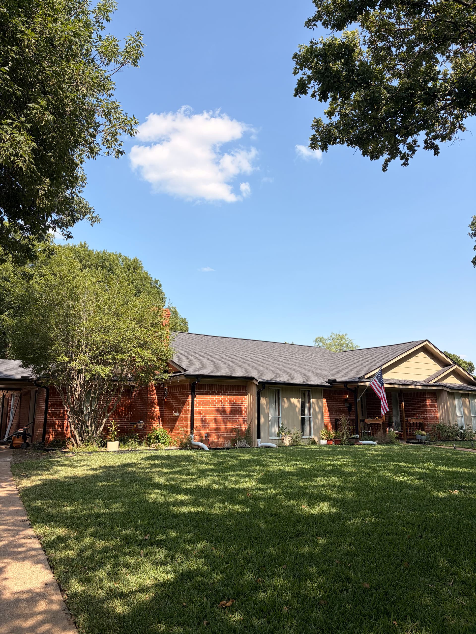Gallery photos for Seamless Gutter Installation on a Mansfield Home: Image #3
